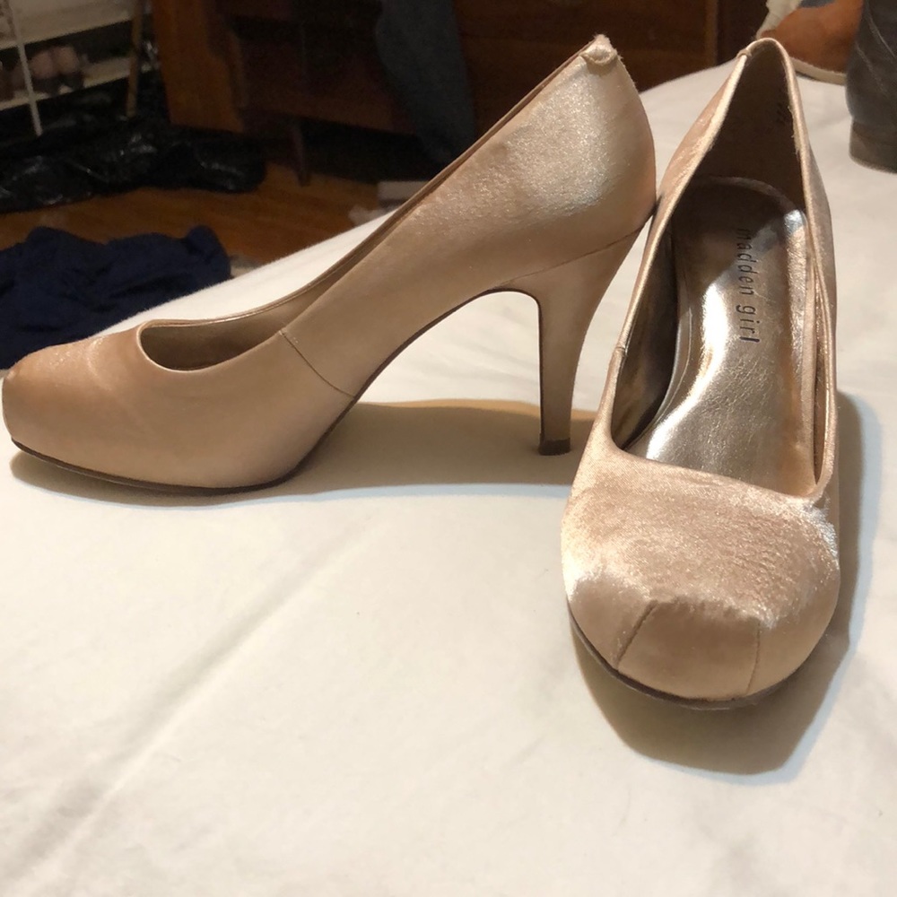 Heels - Picture 2 of 2